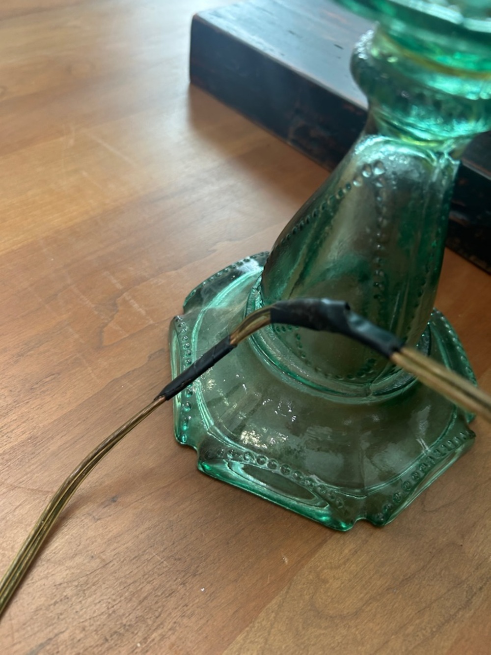 Vintage Seagreen Depression Glass Queen Of Hearts Oil Lamp - Picture 9 of 11